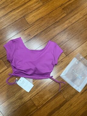 NWT Bombshell Sportswear Scrunch Fit Bra-Tee M